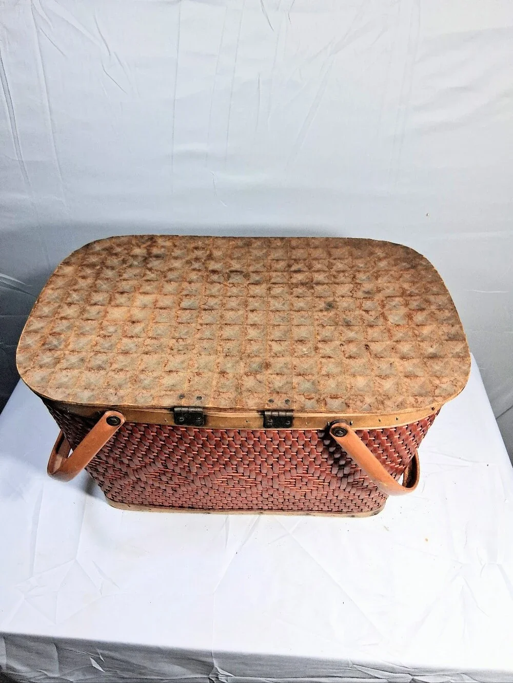 Vintage Mid Century Redman Woven Picnic Basket/Hamper Has Identifying Stamp